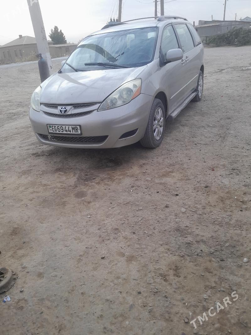 Toyota Sienna 2005 - 230 000 TMT - Мургап - img 2