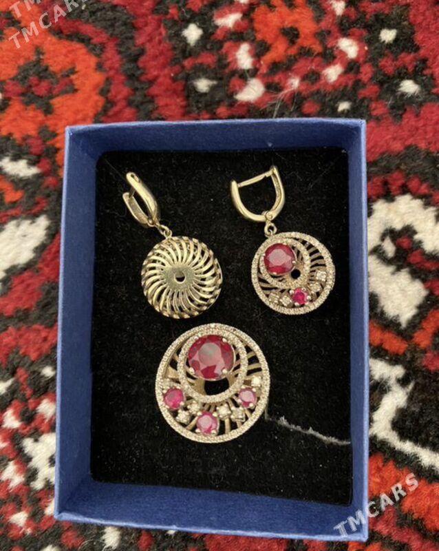 Gyzyl komplekt - Podwoýski köç. (Bitarap Türkmenistan şaýoly) - img 2