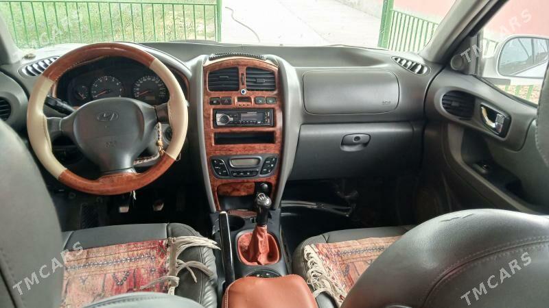 Hyundai Santa Fe 2003 - 120 000 TMT - Ак-Бугдайский этрап - img 7