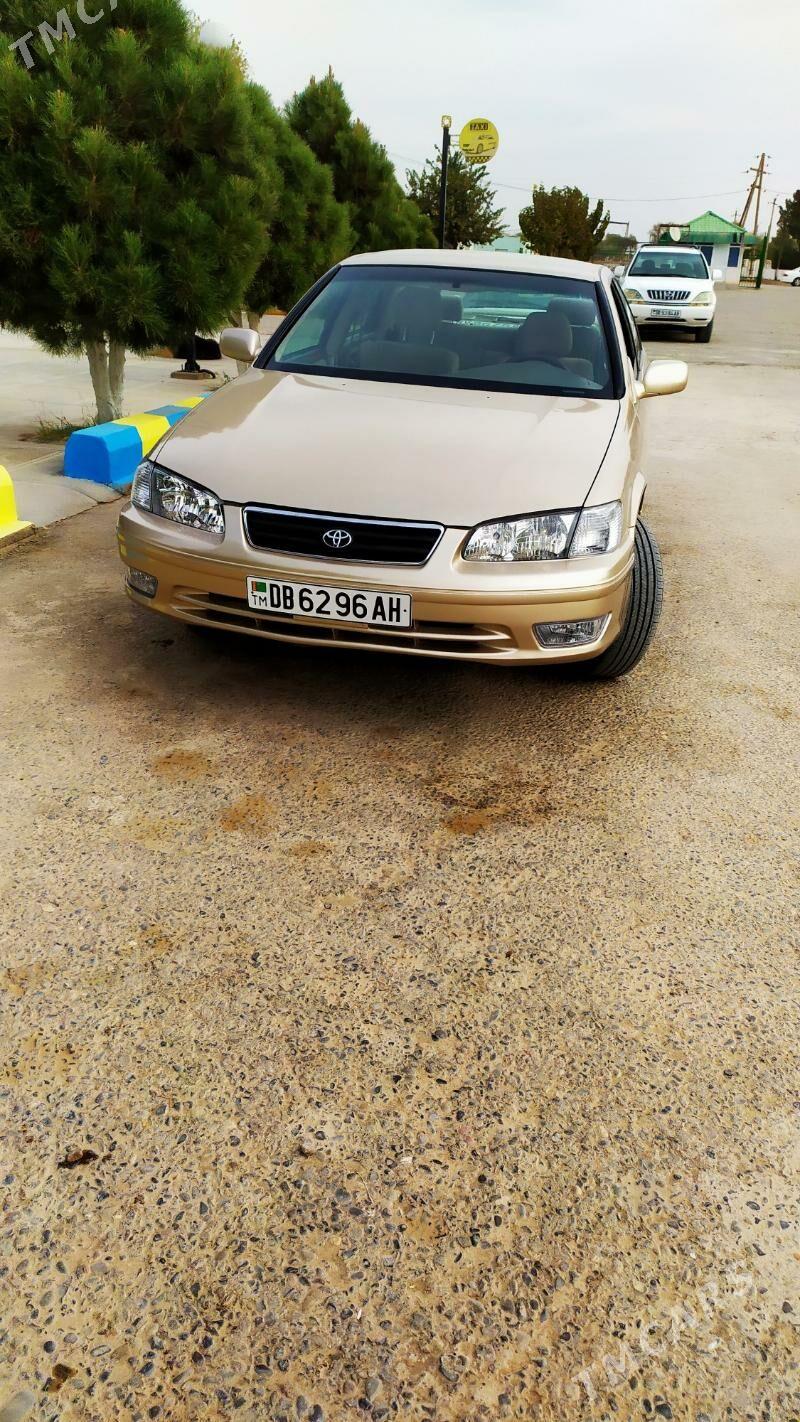 Toyota Camry 2000 - 138 000 TMT - Теджен - img 2