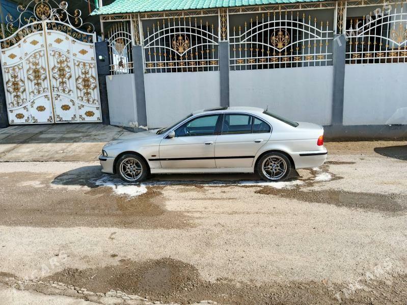 BMW E39 2001 - 125 000 TMT - Hitrowka - img 8