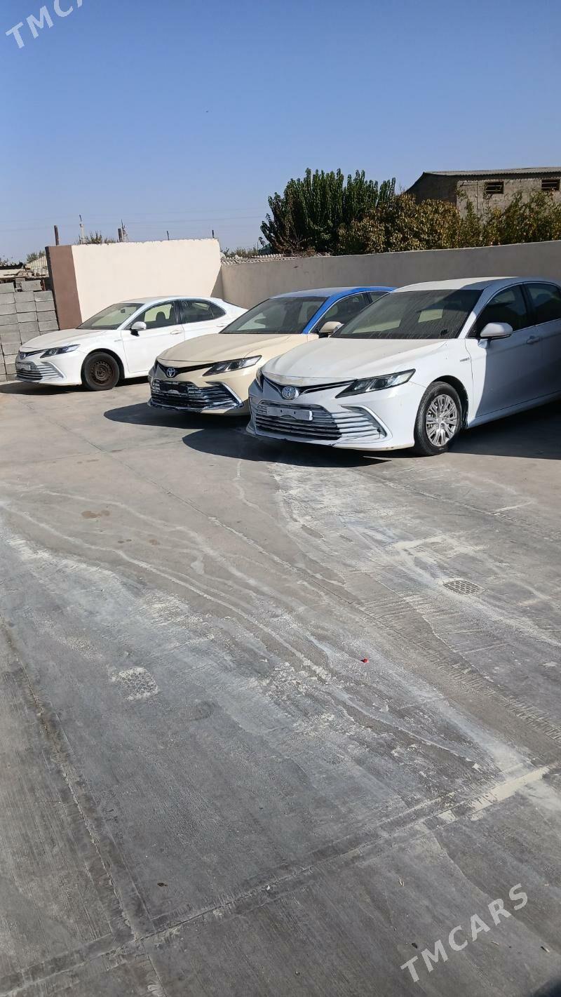 Toyota Camry 2021 - 218 000 TMT - Бузмеин - img 1