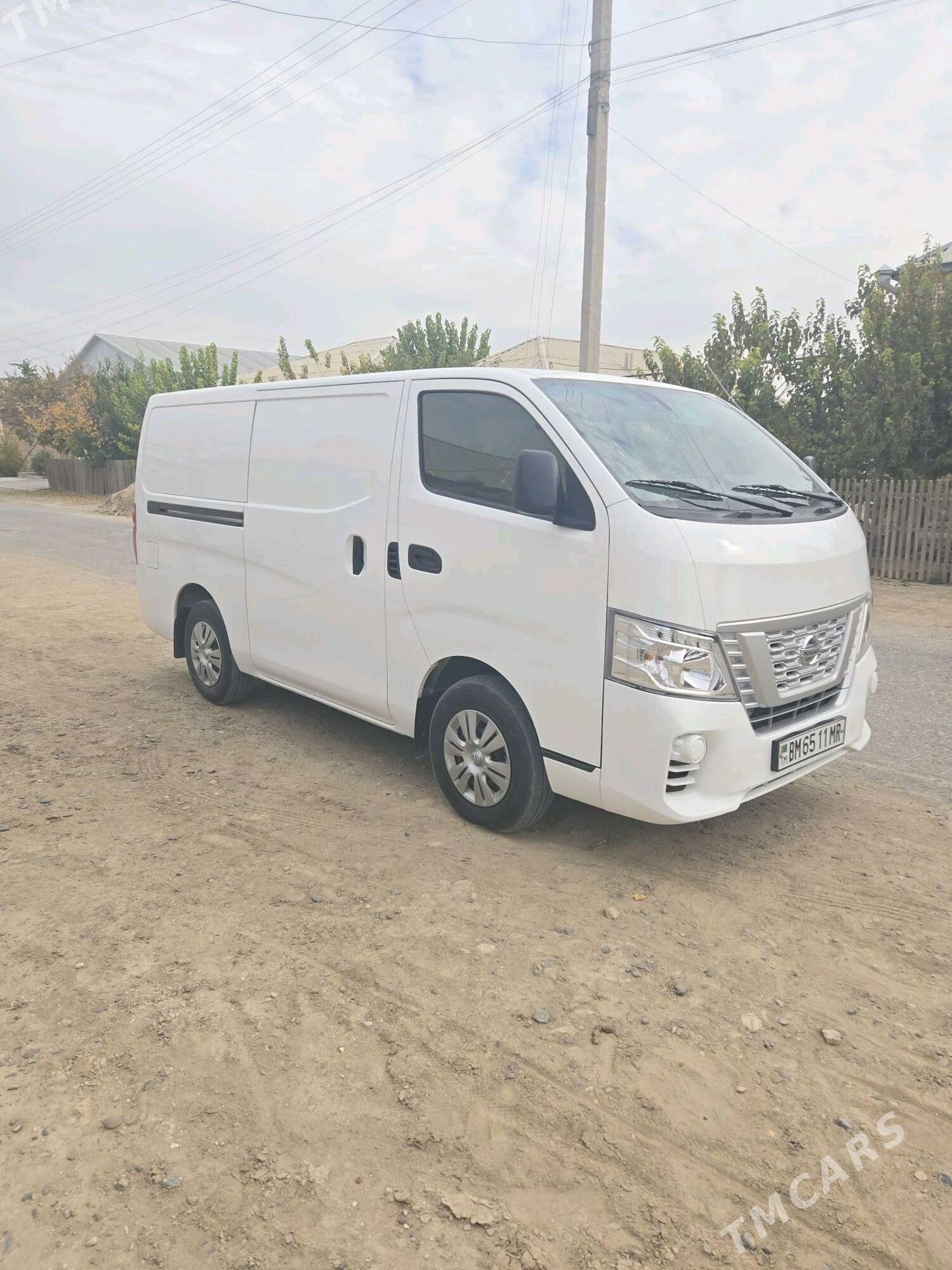 Nissan Urvan 2019 - 300 000 TMT - Сакарчага - img 5