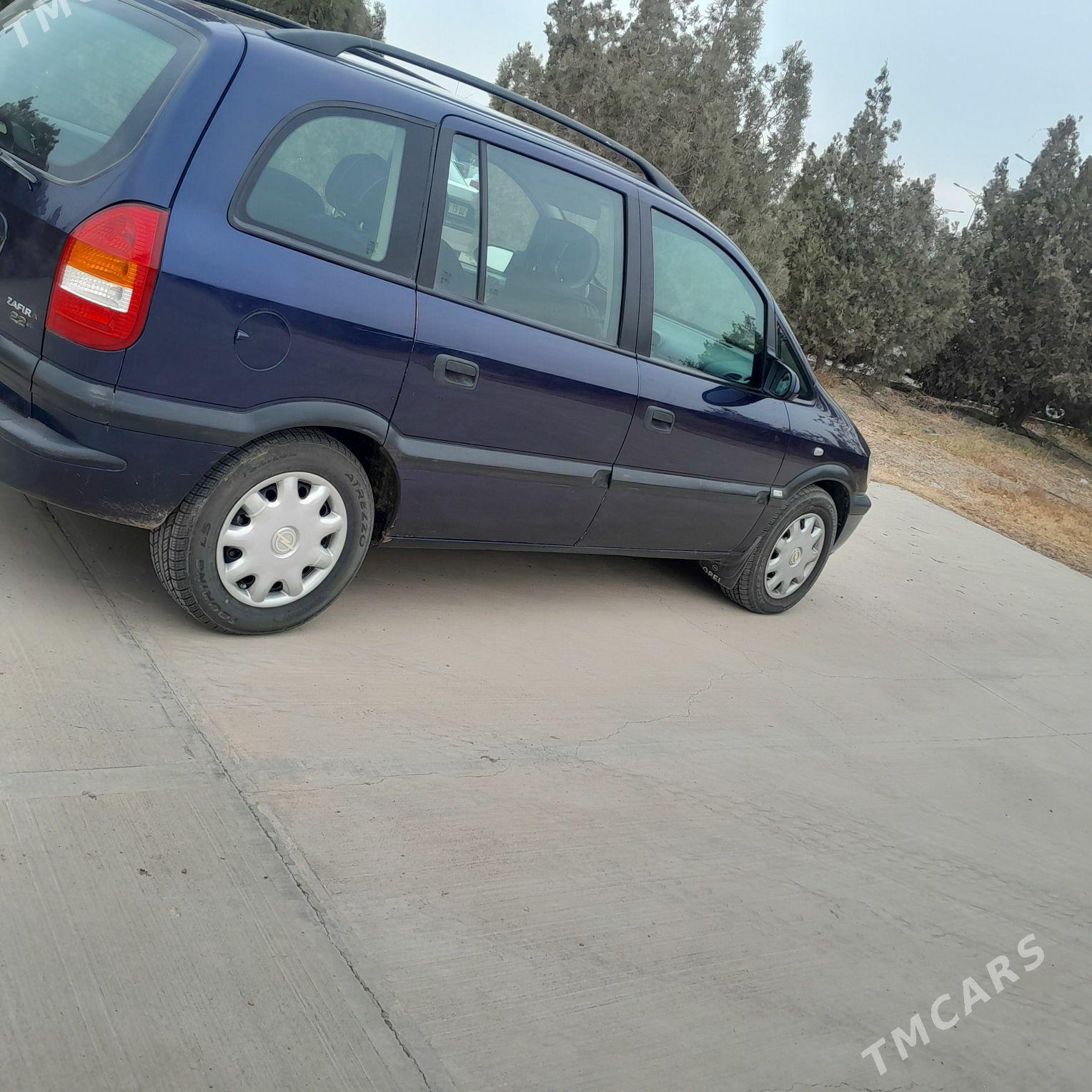 Opel Zafira 2001 - 90 000 TMT - Гурбансолтан Едже - img 4