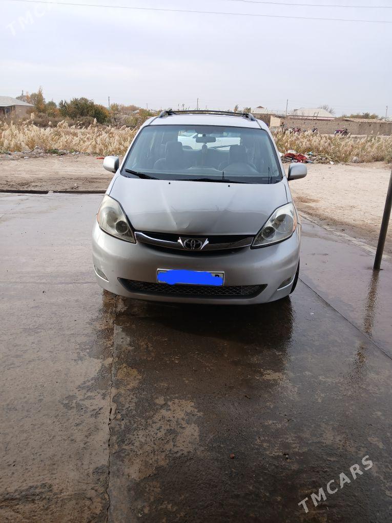 Toyota Sienna 2006 - 215 000 TMT - Ходжамбаз - img 2