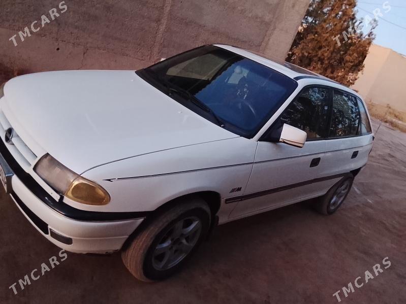 Opel Astra 1993 - 30 000 TMT - Гурбансолтан Едже - img 2