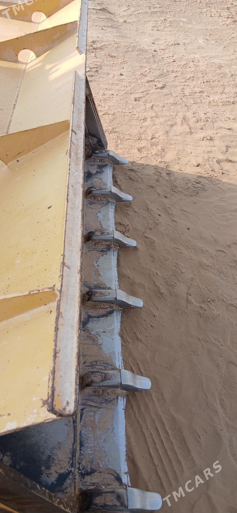 LiuGong 835N 2013 - 480 000 TMT - Ak bugdaý etraby - img 5