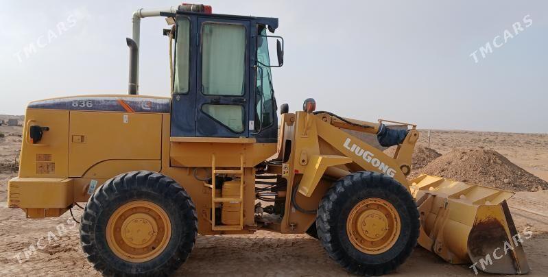 LiuGong 835N 2013 - 480 000 TMT - Ak bugdaý etraby - img 2