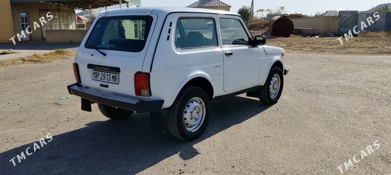 Lada Niva 2015 - 80 000 TMT - Мары - img 4
