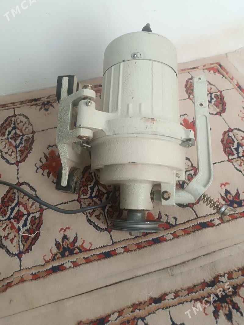 Тикин машынын моторы. - 11 мкр - img 1