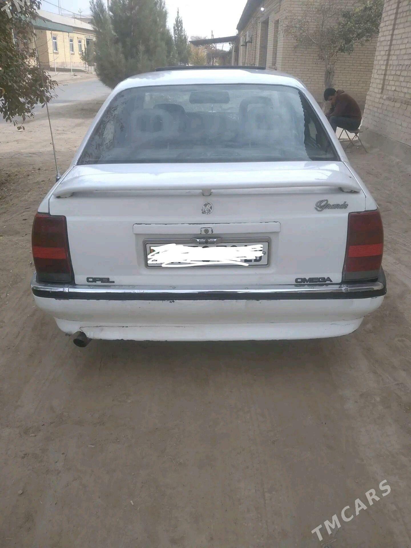 Opel Omega 1998 - 20 000 TMT - Дянев - img 2