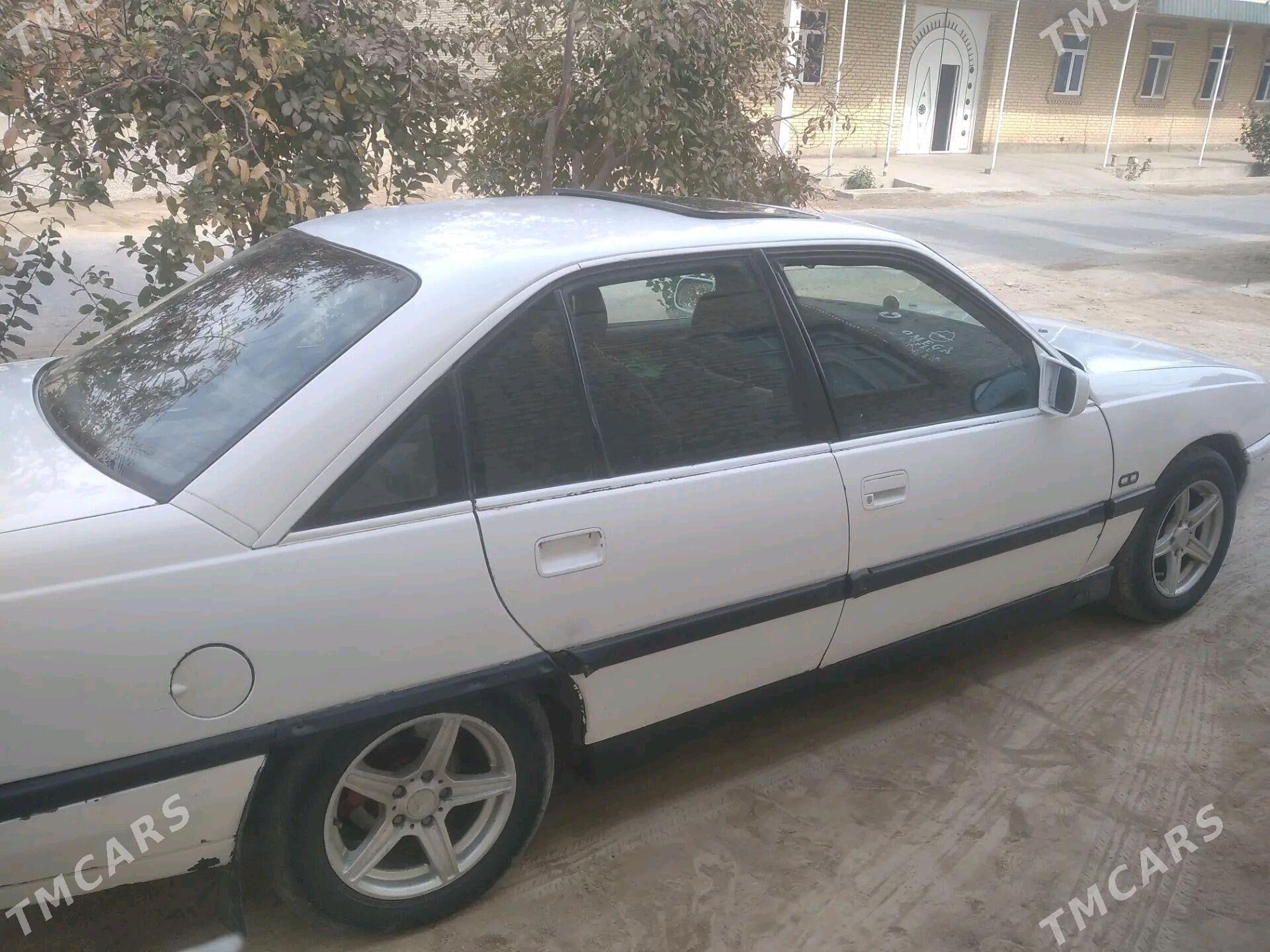 Opel Omega 1998 - 20 000 TMT - Дянев - img 4