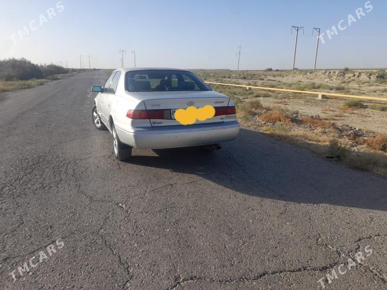 Toyota Camry 2001 - 130 000 TMT - Бахарден - img 3