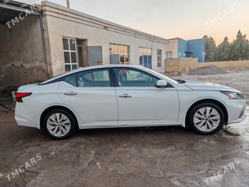 Nissan Altima 2019 - 220 000 TMT - Достлук - img 6