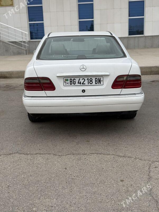 Mercedes-Benz E320 1998 - 90 000 TMT - Balkanabat - img 2