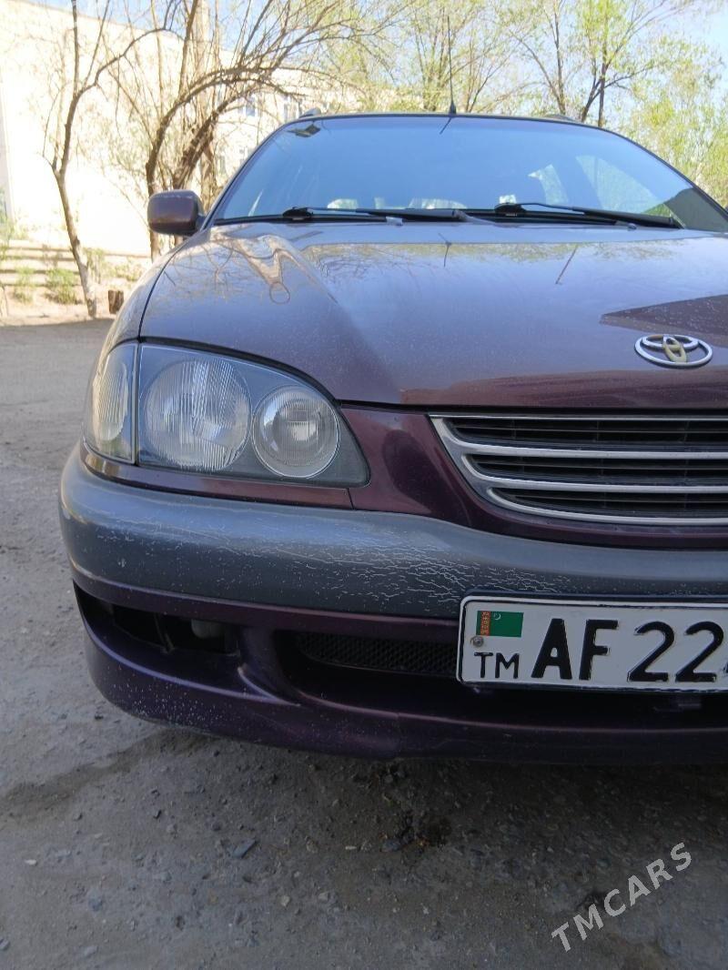 Toyota Avensis 1999 - 90 000 TMT - Дашогуз - img 1