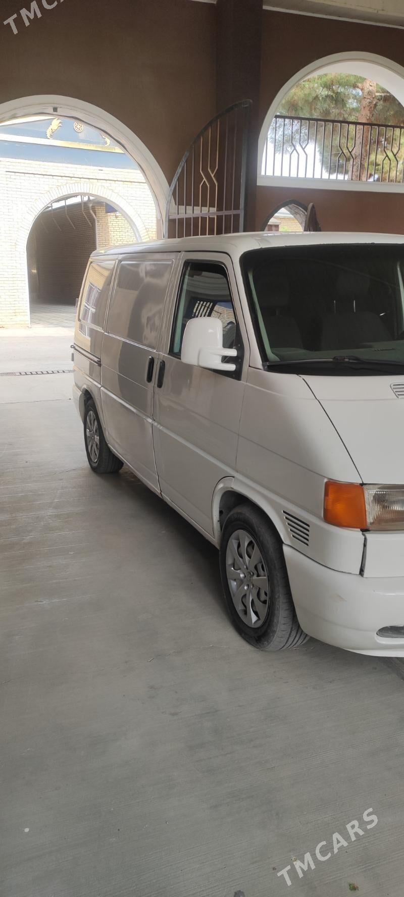 Volkswagen Transporter 2002 - 74 000 TMT - Мары - img 2