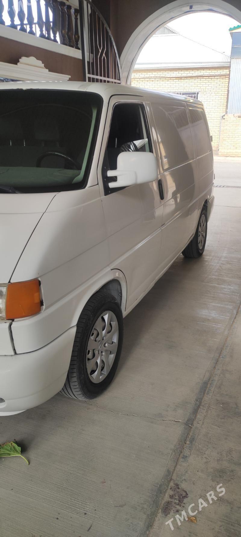 Volkswagen Transporter 2002 - 74 000 TMT - Мары - img 3