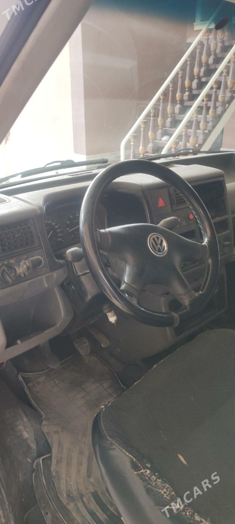 Volkswagen Transporter 2002 - 74 000 TMT - Мары - img 4