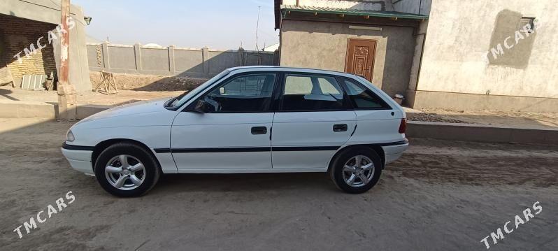 Opel Astra 1993 - 45 000 TMT - Дашогуз - img 3