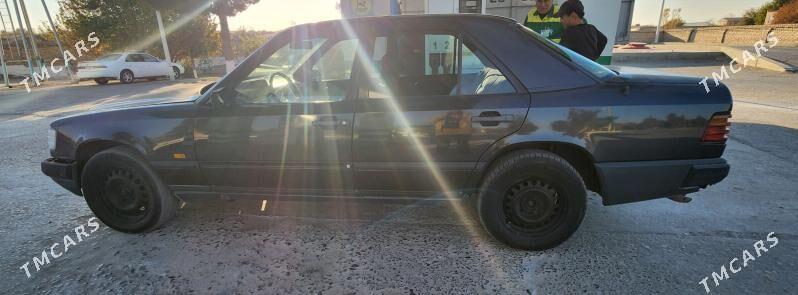 Mercedes-Benz 300E 1990 - 35 000 TMT - Sakar - img 4