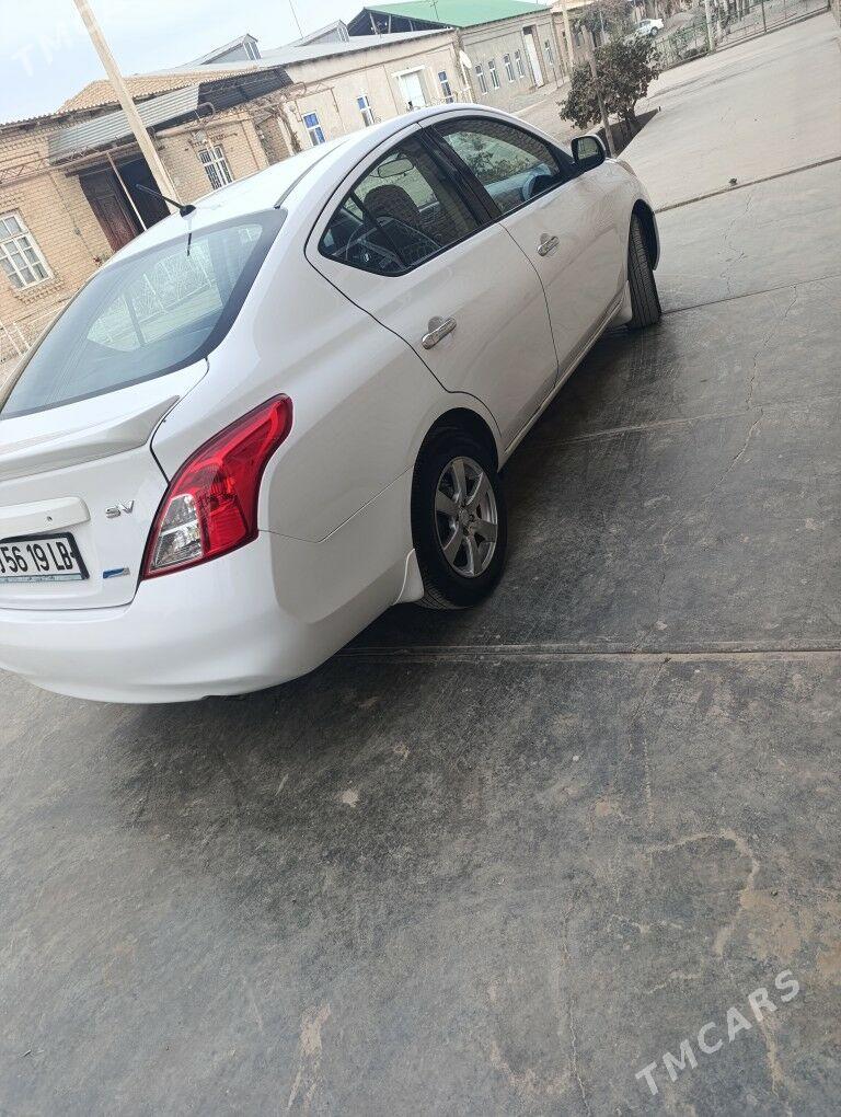 Nissan Versa 2012 - 110 000 TMT - Чарджоу - img 3