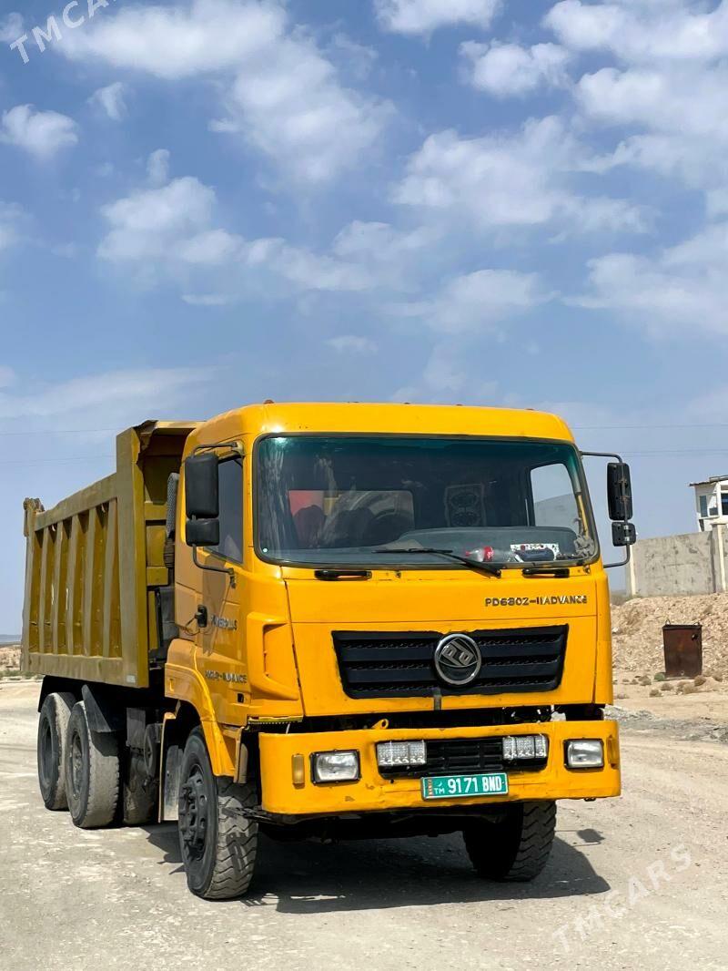 Howo Sinotruk 2013 - 380 000 TMT - Балканабат - img 3