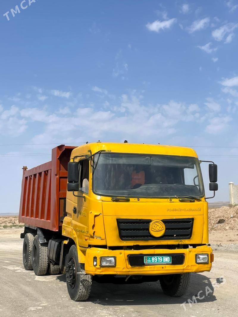 Howo Sinotruk 2013 - 380 000 TMT - Балканабат - img 3