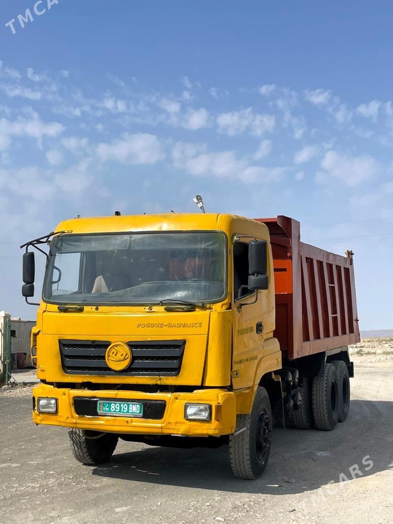 Howo Sinotruk 2013 - 380 000 TMT - Балканабат - img 2