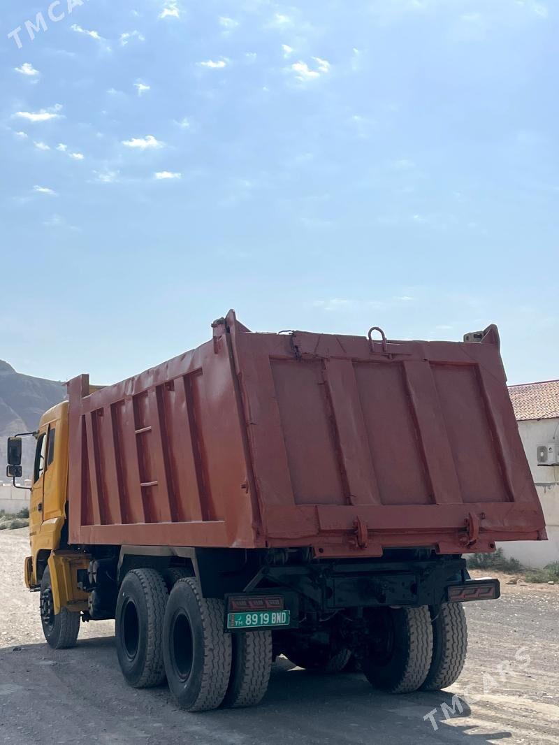 Howo Sinotruk 2013 - 380 000 TMT - Балканабат - img 4