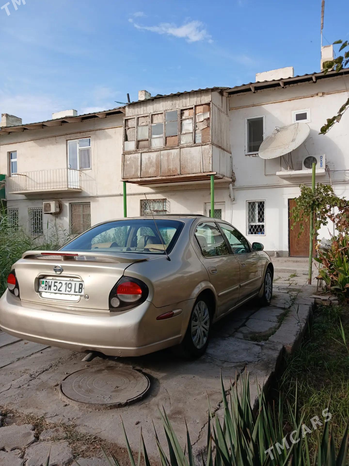 Nissan Maxima 2000 - 70 000 TMT - Туркменабат - img 3