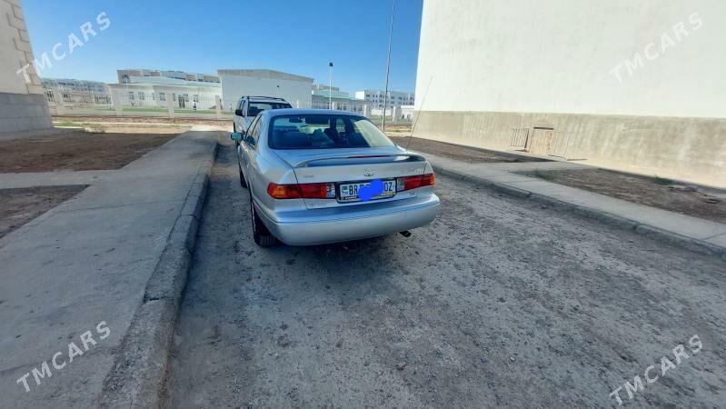 Toyota Camry 2000 - 160 000 TMT - Гурбансолтан Едже - img 2