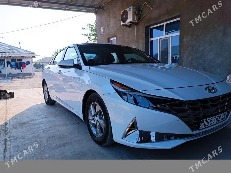 Hyundai Elantra 2021 - 245 000 TMT - Гёкдепе - img 2