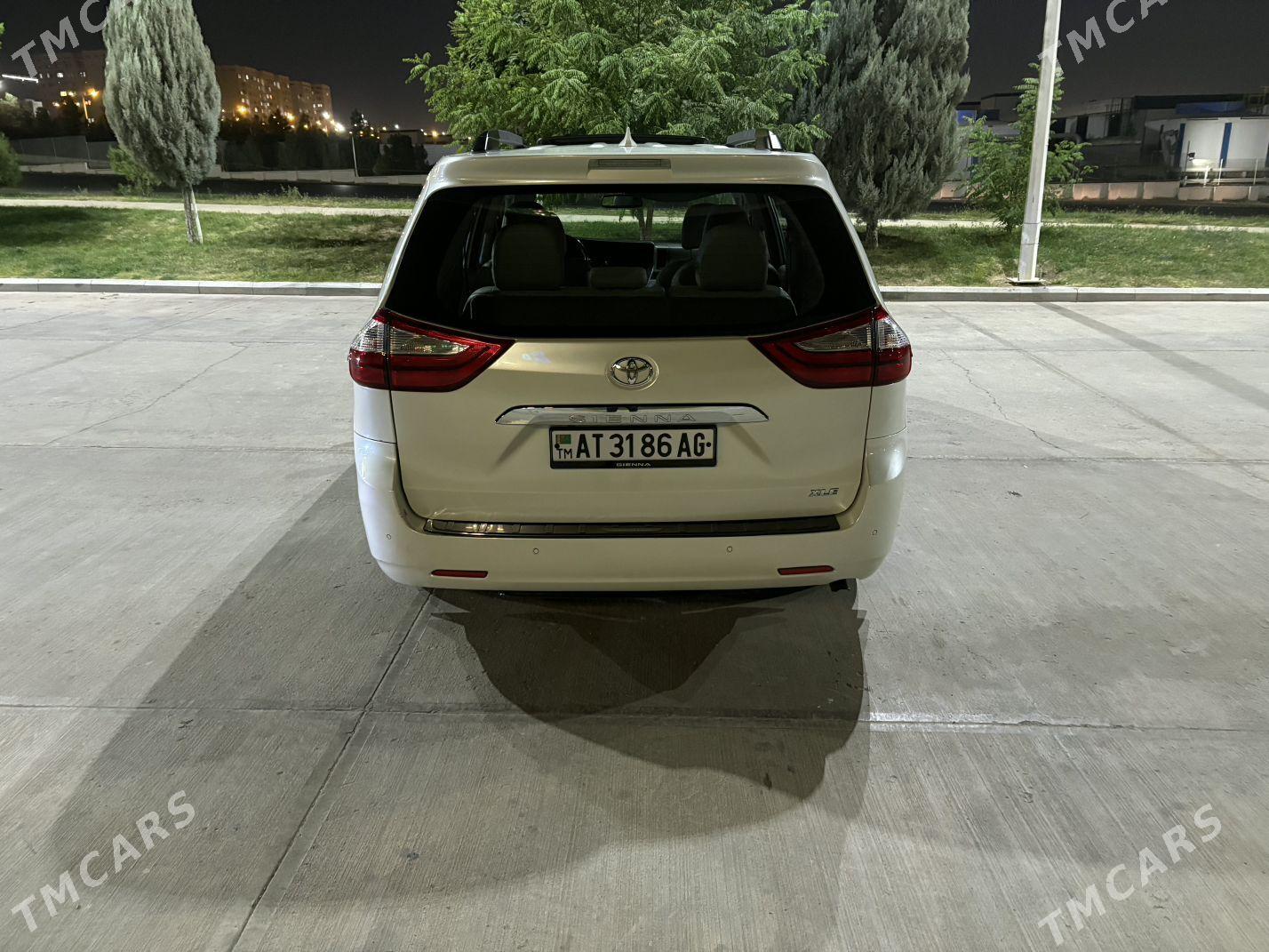 Toyota Sienna 2018 - 388 000 TMT - Мир 7 - img 4