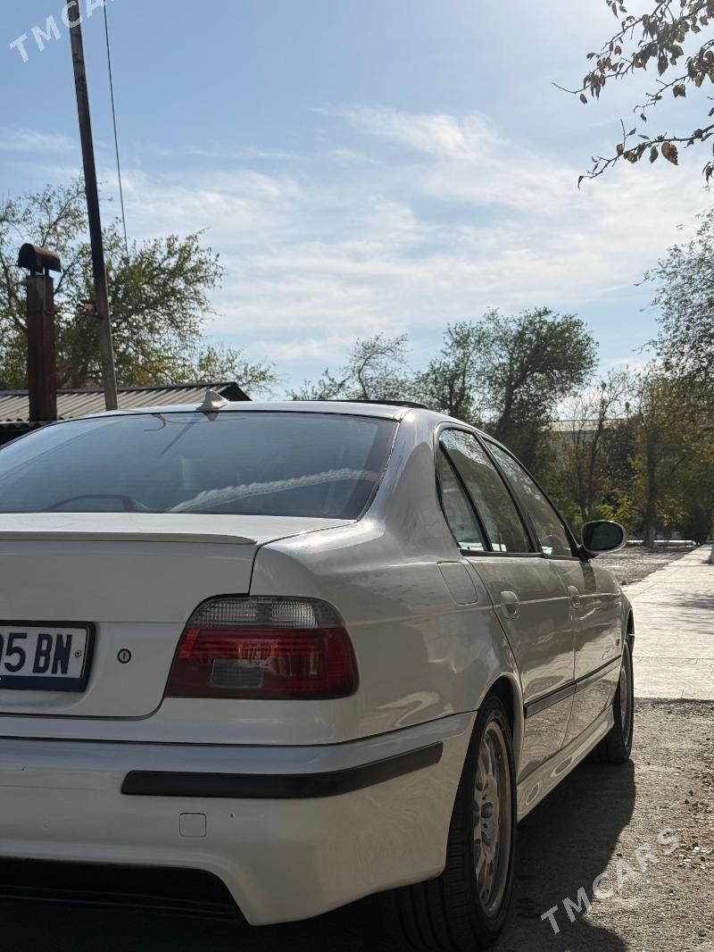 BMW E39 2001 - 125 000 TMT - Балканабат - img 3