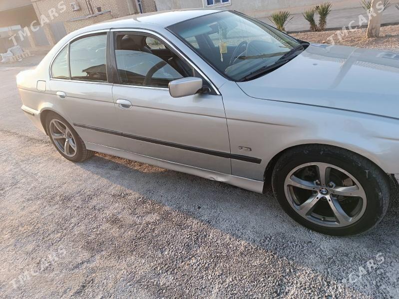 BMW E39 1996 - 90 000 TMT - Mary - img 3