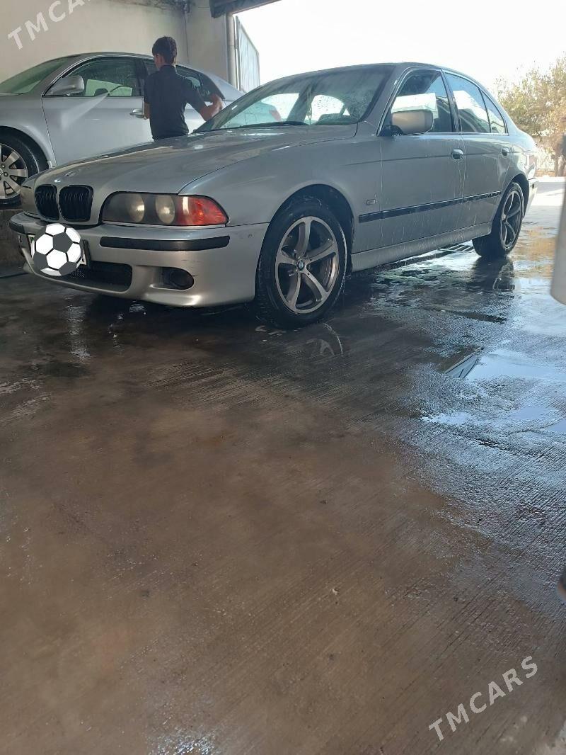 BMW E39 1996 - 90 000 TMT - Mary - img 1