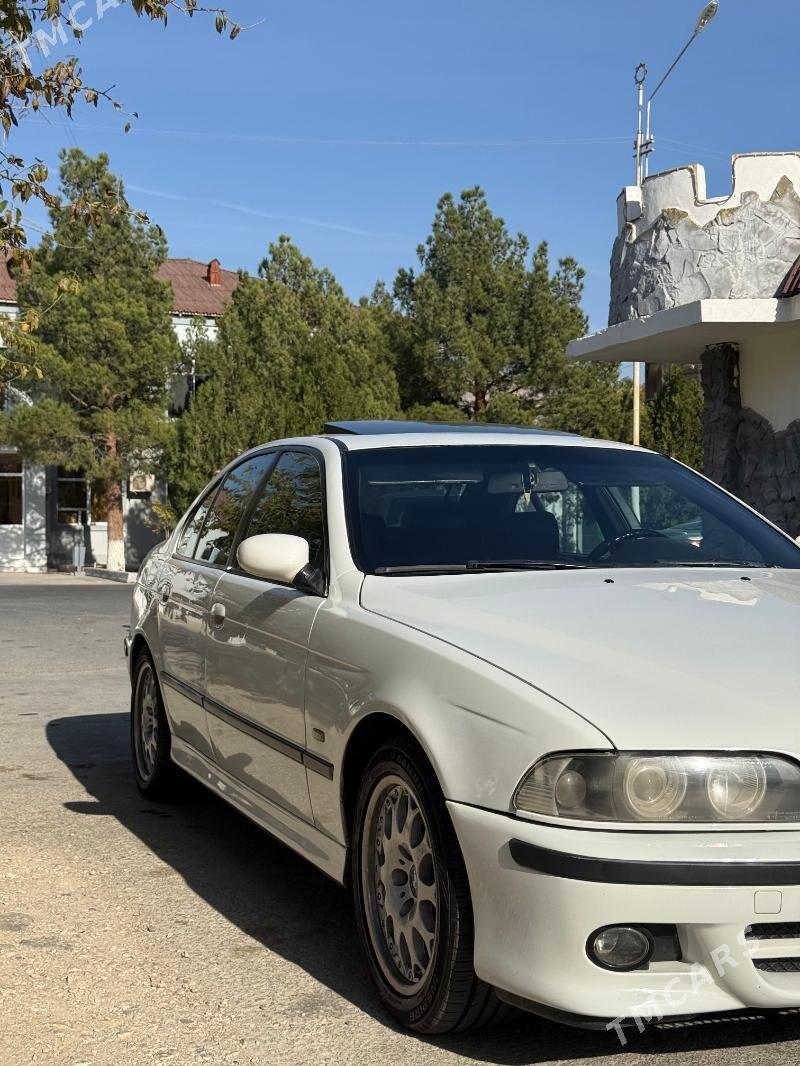 BMW E39 2001 - 125 000 TMT - Балканабат - img 4