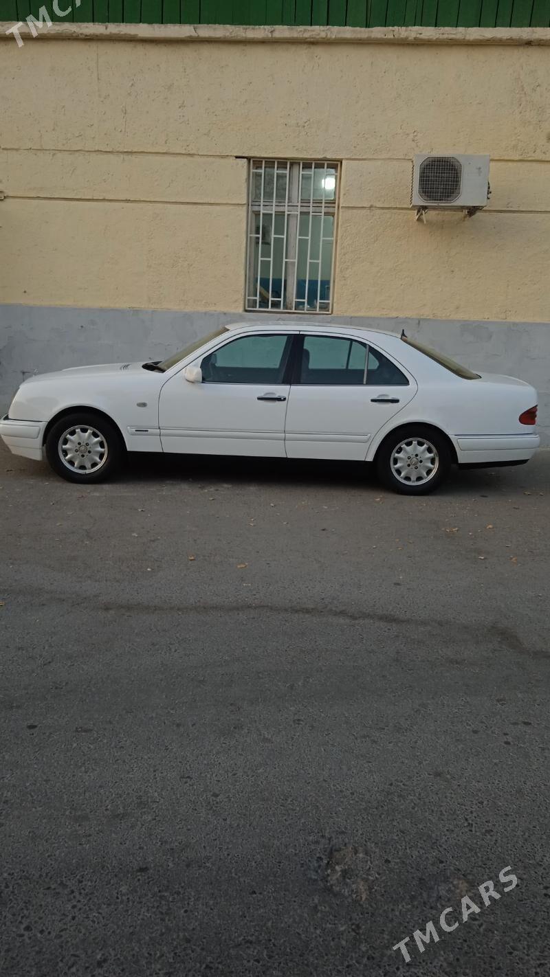 Mercedes-Benz E-Class 1998 - 85 000 TMT - 3 мкр - img 3
