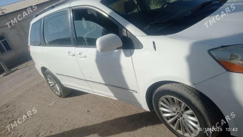 Toyota Sienna 2008 - 190 000 TMT - Daşoguz - img 3