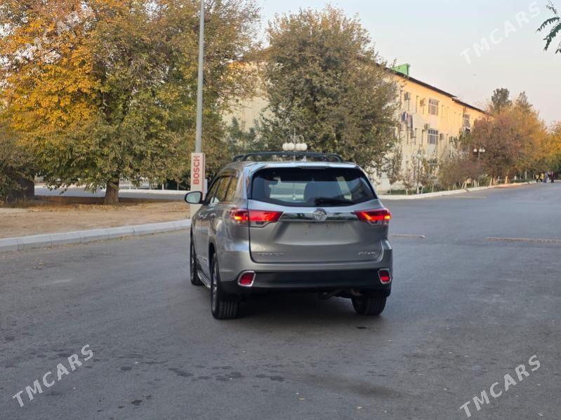 Toyota Highlander 2018 - 420 000 TMT - Ашхабад - img 8