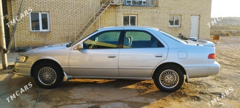 Toyota Camry 2001 - 150 000 TMT - Ýolöten - img 3