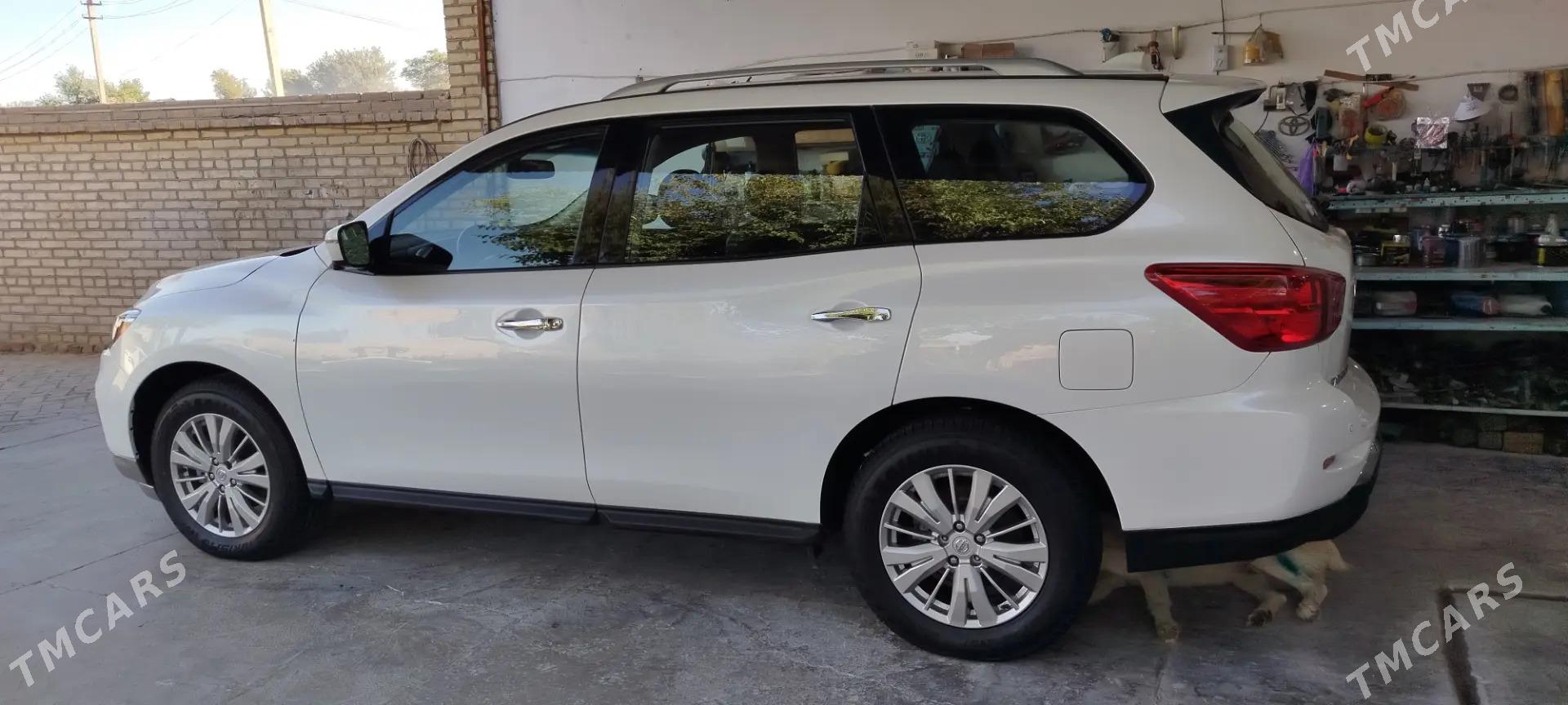 Nissan Pathfinder 2020 - 320 000 TMT - Байрамали - img 3