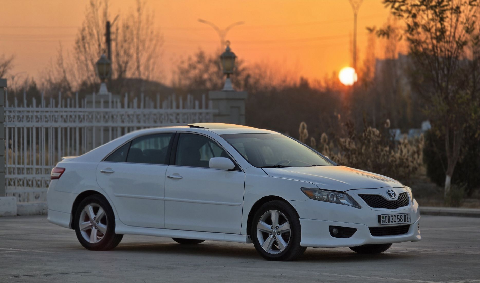 Toyota Camry 2010 - 235 000 TMT - Дашогуз - img 5