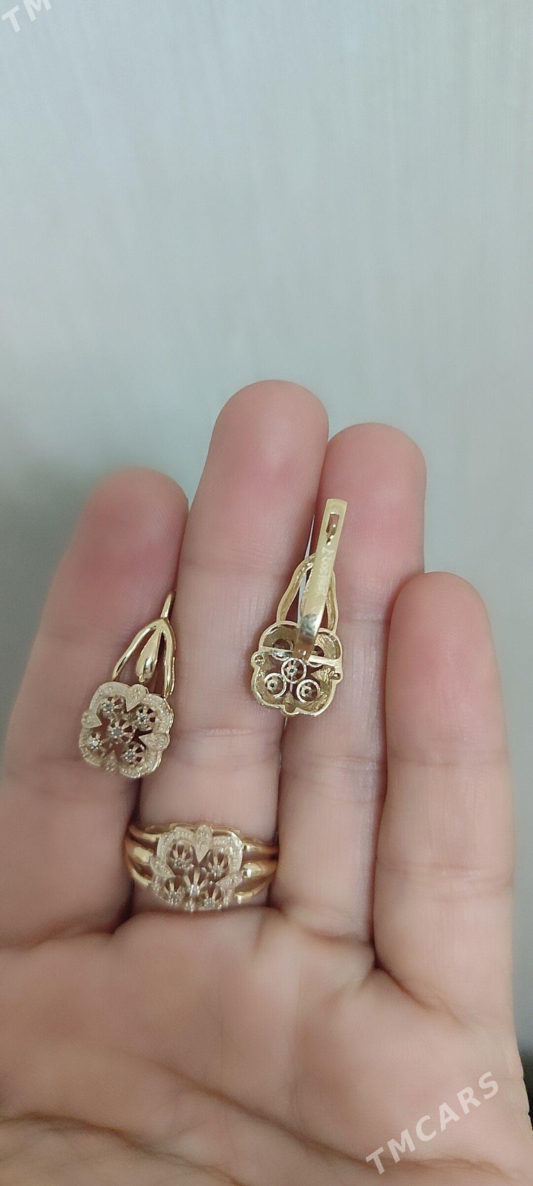 gyzyl kamplekt - Мир 2 - img 2