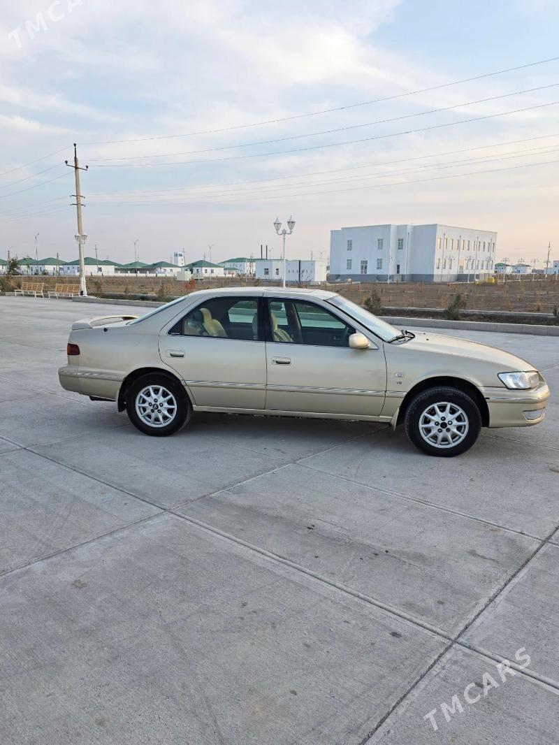 Toyota Camry 2001 - 200 000 TMT - Кёнеургенч - img 2