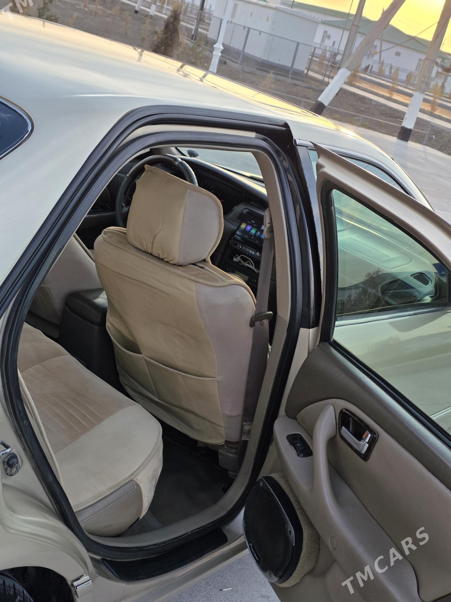 Toyota Camry 2001 - 200 000 TMT - Кёнеургенч - img 5