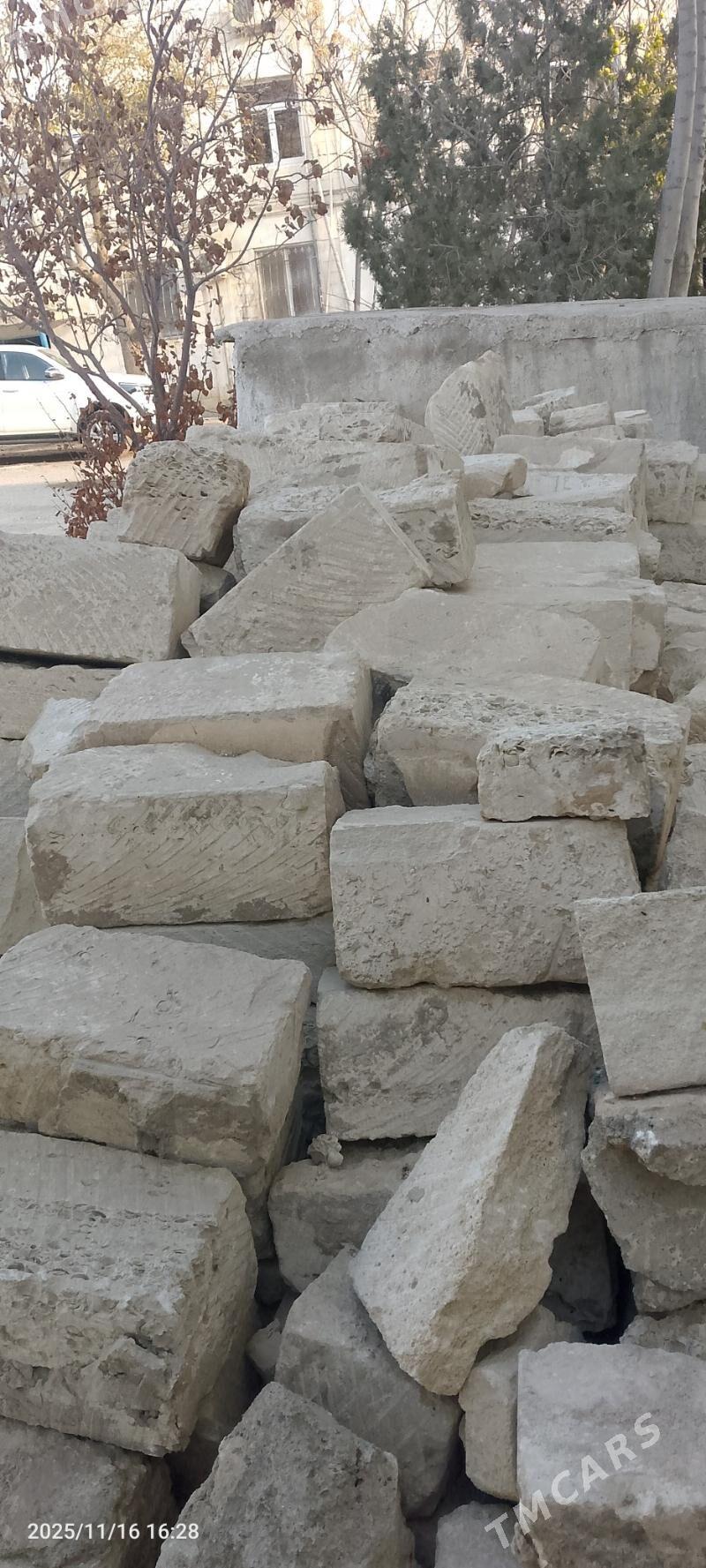 кирпичи гюша - Туркменбаши - img 1