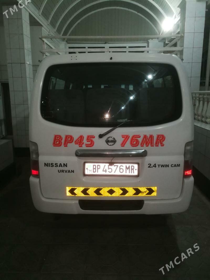 Nissan Urvan 2004 - 140 000 TMT - Мары - img 4