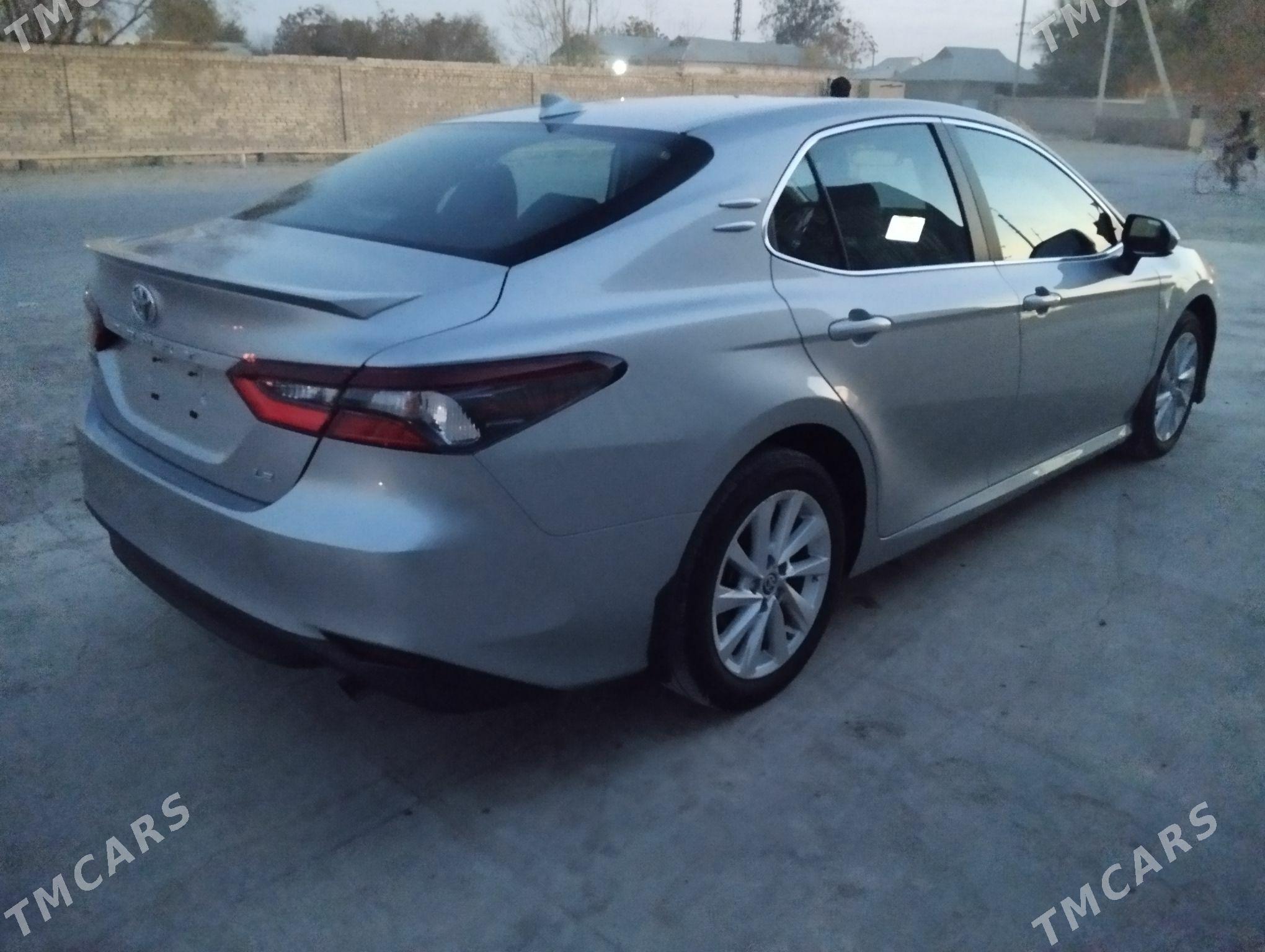 Toyota Camry 2023 - 280 000 TMT - Ýolöten - img 6